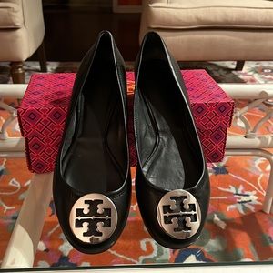 Tory Burch Reva Mestico Ballet Flat.  Sz 10.5.  Silver tone Tory logo.